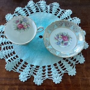 Paragon Fine Bone China Floral w/gold trimmed Teacup & Saucer